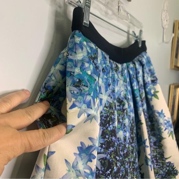 Tibi 100% Silk Gazar Blue Floral Pleated Full Sidewalk Luxury Midi Skirt Size 2 - Picture 9 of 16